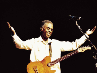 GIL – ANDAR COM FÉ: Primeira Biografia Musical sobre a vida e obra de Gilberto Gil